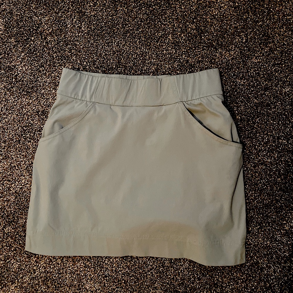 Columbia brand light blue skort!